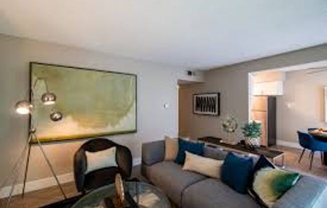 1 bed, 1 bath, 627 sqft, $1,595