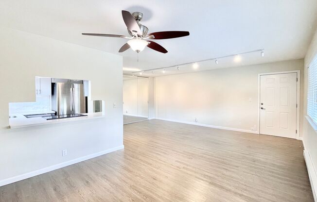 438 N. El Camino Real