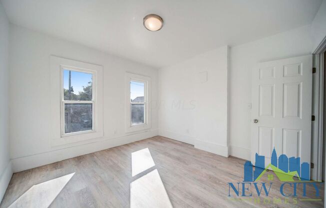 2 beds, 1 bath, $1,299, Unit 189 N Central Ave