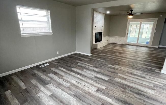 Gorgeous Remodeled 3 Bedroom 1.5 Bath House!!