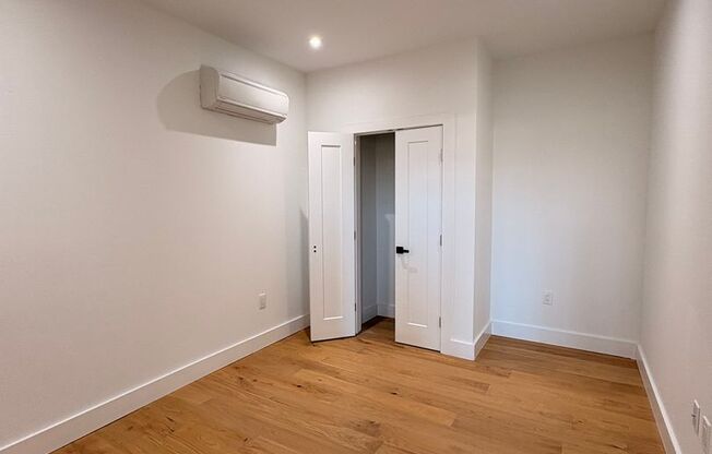 2 beds, 1 bath, 725 sqft, $2,275, Unit 522