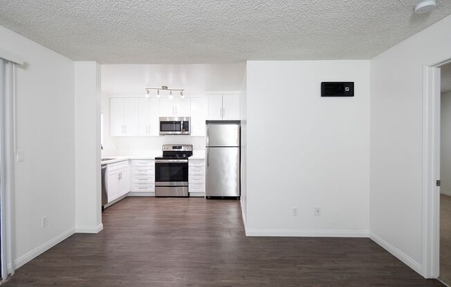 1 bed, 1 bath, 550 sqft, $2,050, Unit B111