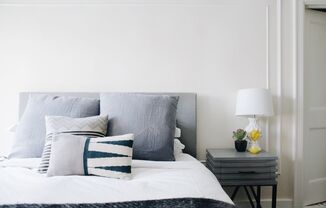 Studio, 1 bath, 300 sqft, $1,250, Unit 107