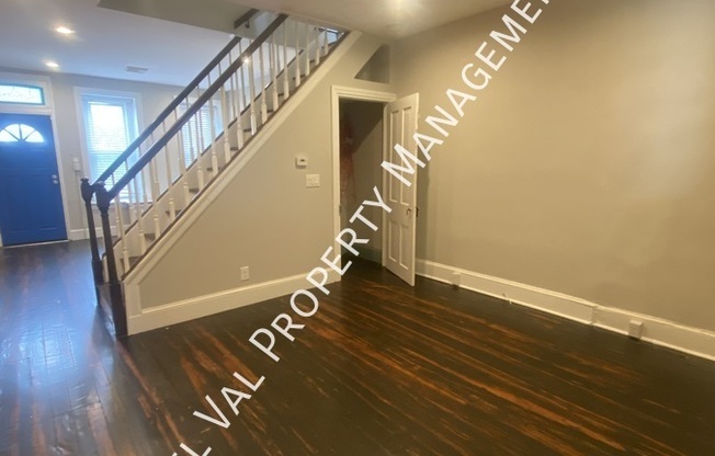 210 JAMESTOWN AVE