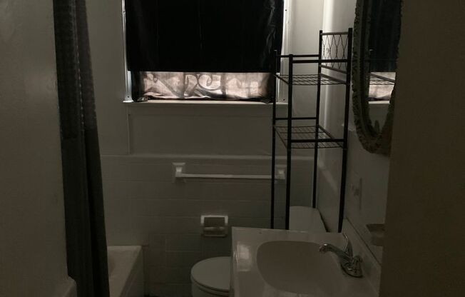 2 beds, 1 bath, $565