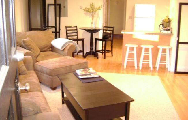 35 HILLCREST CIR