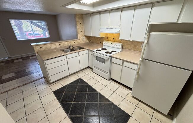 Spacious 2Bed/1Bath 1'st floor apartment in Westside of Las Vegas