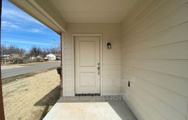 303 E Himes St Unit 1