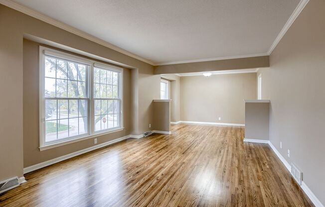 Bright & Spacious 4 Bed In Pacific Heights!!