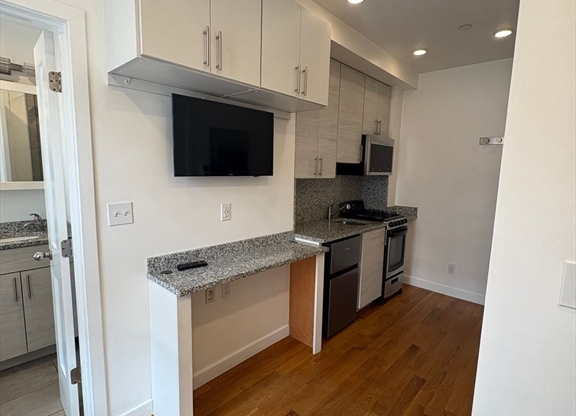 Studio, 1 bath, $1,495, Unit 4