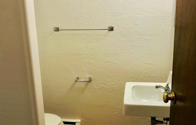 1 bed, 1 bath, 450 sqft, $1,165, Unit 304