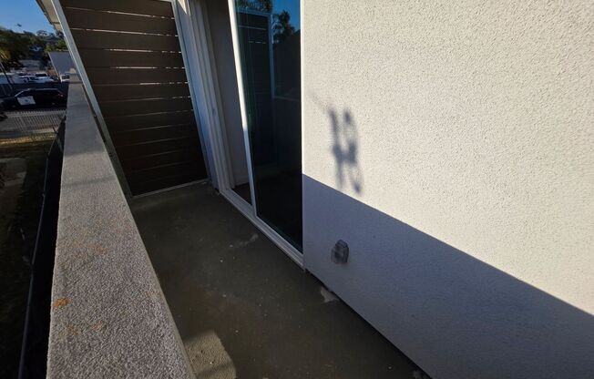 Studio, 1 bath, 327 sqft, $1,695, Unit 206