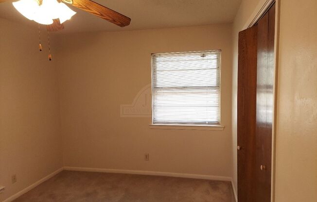 3 beds, 2 baths, $1,250