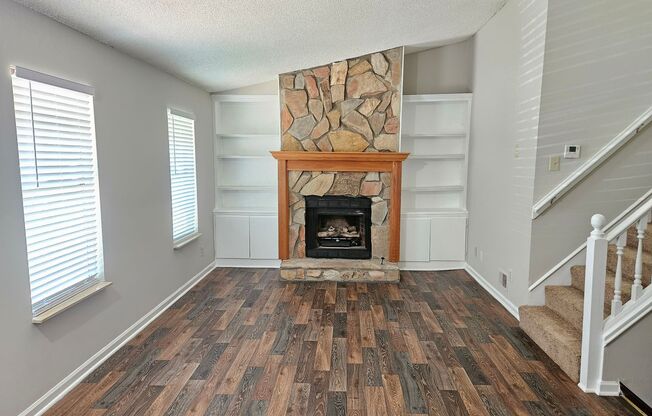 Don't miss out on this 2 bed 2.5 bath condo located in Marietta