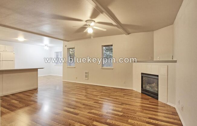 $1695 a Month for Main Floor 3 Bed, 2 Bath Condo Near Van Mall Drive/Andresen