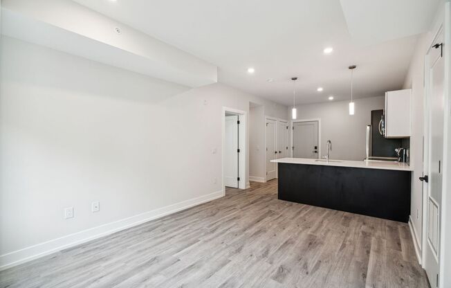 1 bed, 1 bath, 593 sqft, $1,595, Unit C07