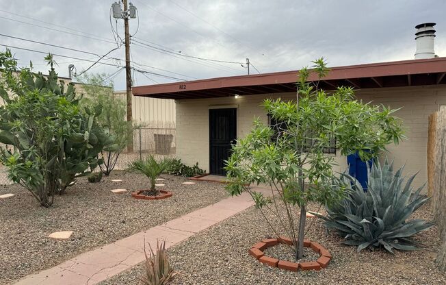 Welcome to 812 S Plumer in Tucson, AZ! This charming 2Bdm, 1Ba house