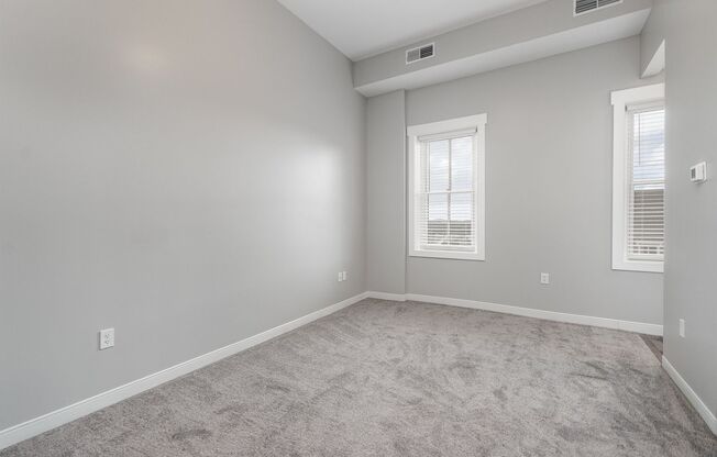 Studio, 1 bath, $1,350, Unit Apt 402