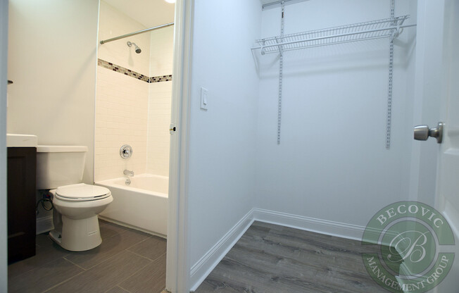 Studio, 1 bath, 392 sqft, $1,550, Unit 506