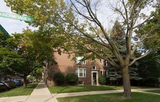 Beautiful 1 Bed/ 1 Bath Apartment Ravenswood Available September 1st