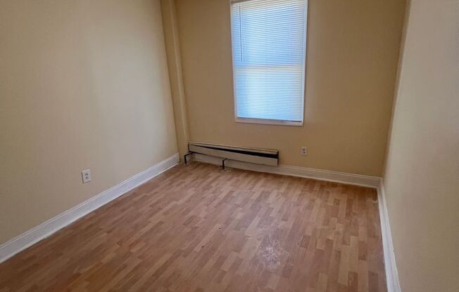 3 beds, 1 bath, $1,500