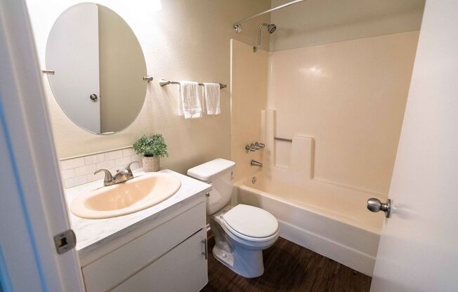 2 beds, 2 baths, 900 sqft, $2,198, Unit 327