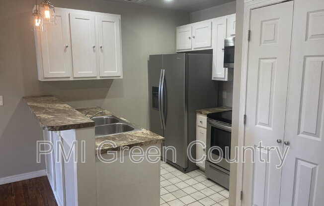 2101 E 2 ST