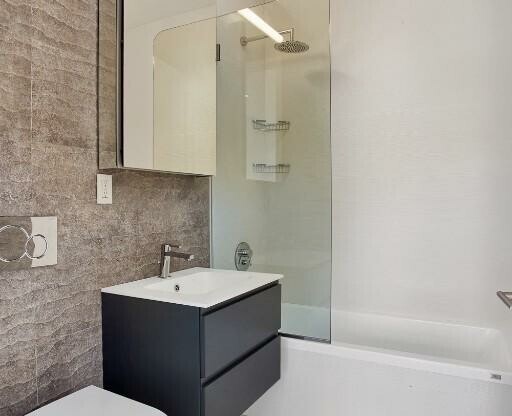 4 beds, 2 baths, $9,995, Unit 6C
