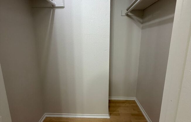 2 beds, 2 baths, 940 sqft, $1,475, Unit OCR-219