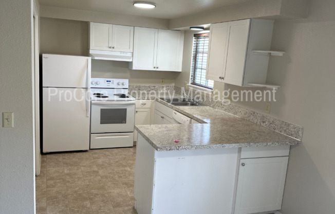 2 beds, 1 bath, 840 sqft, $1,295, Unit 105