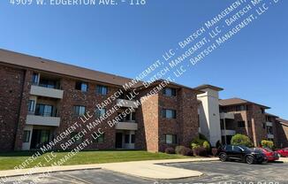 4909 W EDGERTON AVE