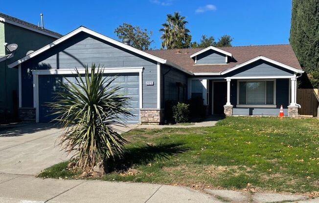 2125 Saint Lakes Way
