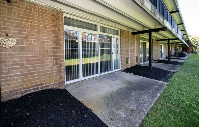 2 beds, 1 bath, 907 sqft, $1,770, Unit 101-C1