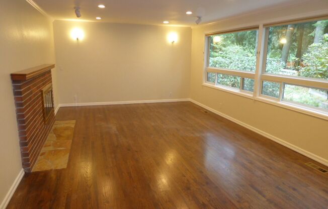 Charming 4 Bed 2.5 Bath + Den Rambler in Sought After Bridle Trails, Bellevue