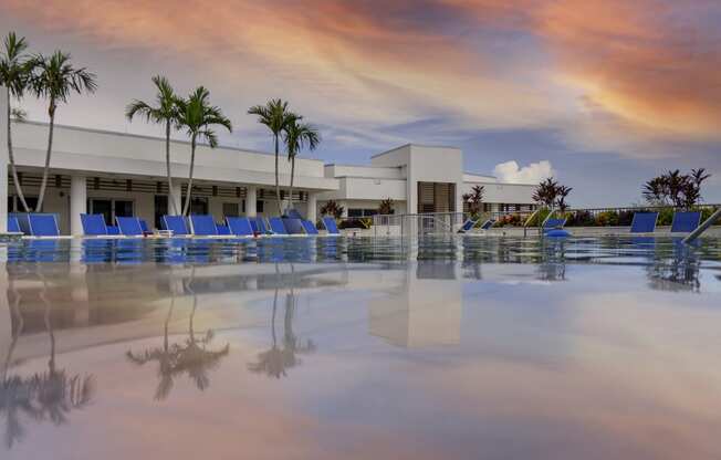 Hermitage_Apartments_Pool_4_Saint_Petersburg_FL