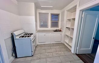 2 beds, 1 bath, $2,400, Unit Apt 2