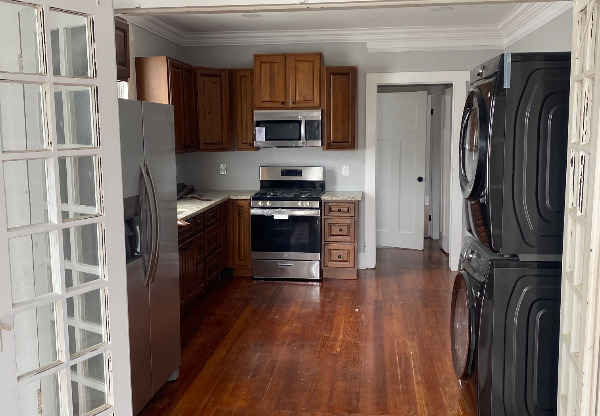 3033 BRUXELLES ST