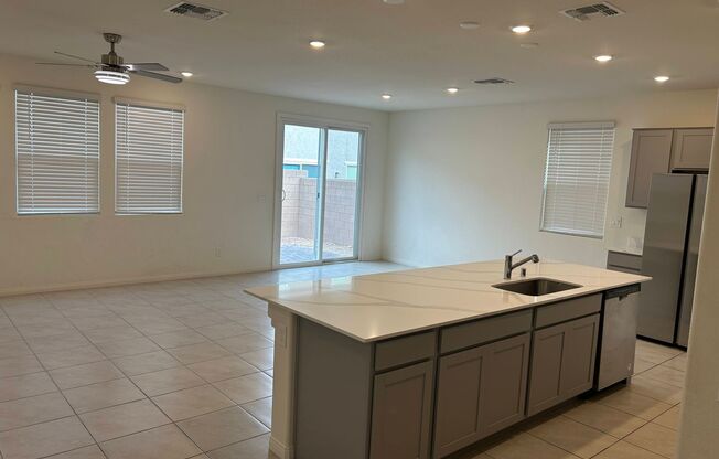 WOW! 5 BED + 3 FULL Bath in South LV!