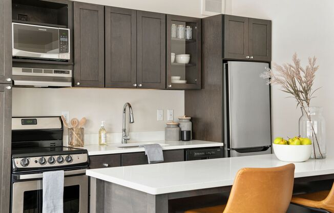 1 bed, 1 bath, 610 sqft, $1,595, Unit 410