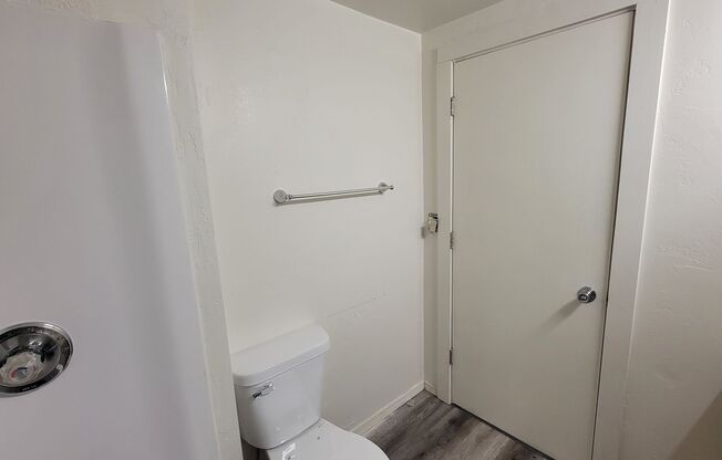 3 beds, 1 bath, $1,700