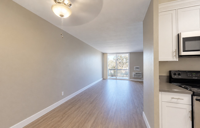 1 bed, 1 bath, 650 sqft, $2,045, Unit 36