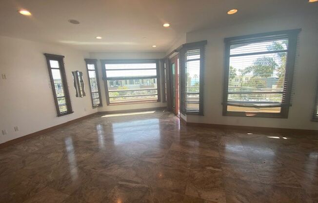 5431 La Jolla Blvd Unit A - C