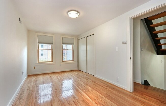 12 LILAC CT