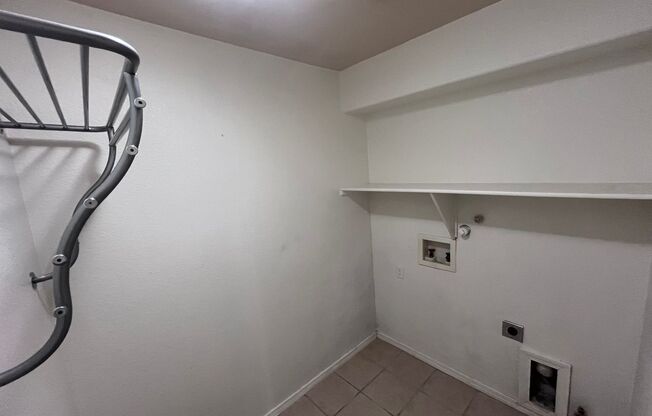 3 beds, 3 baths, $2,600