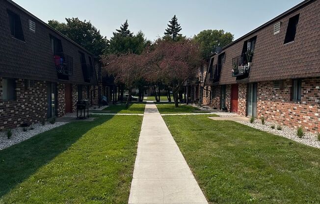 2 beds, 1 bath, $979