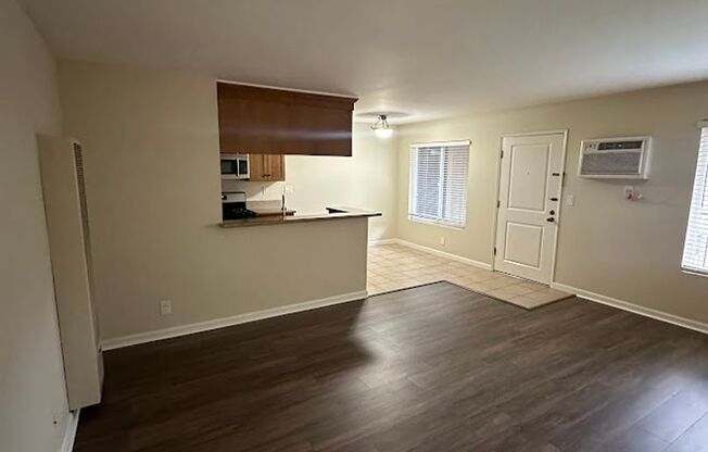 1 bed, 1 bath, $1,900, Unit UNIT 216