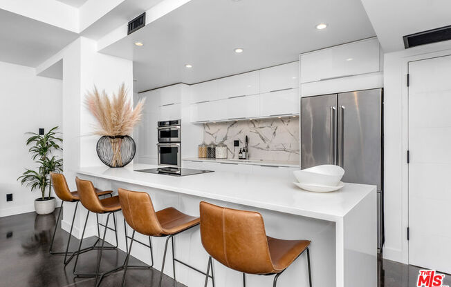 2 beds, 2 baths, 1,212 sqft, $5,000, Unit 116