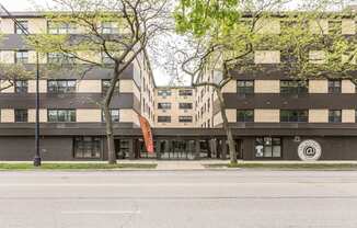 District @ Sheridan - 5536 N Sheridan Rd