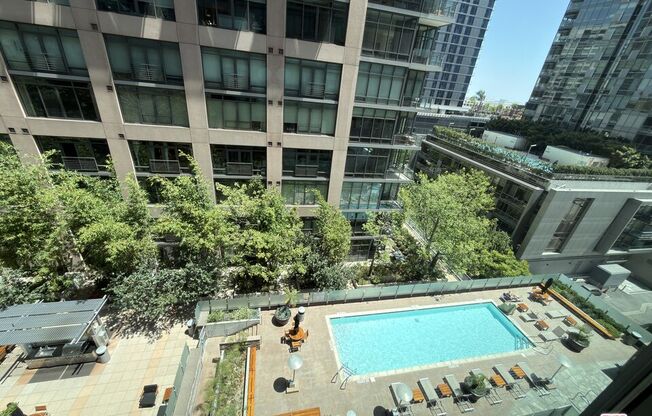 1 bed, 1 bath, 860 sqft, $2,695, Unit 907
