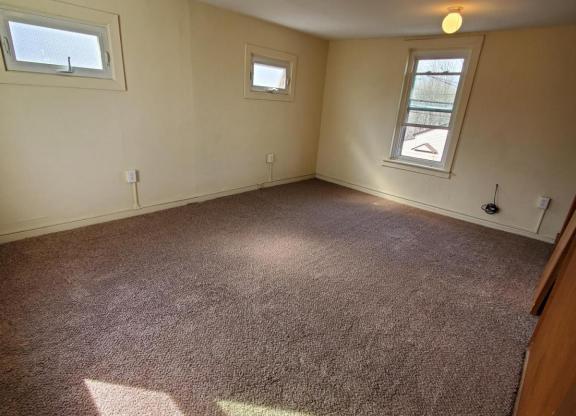 2300 LEECHBURG RD